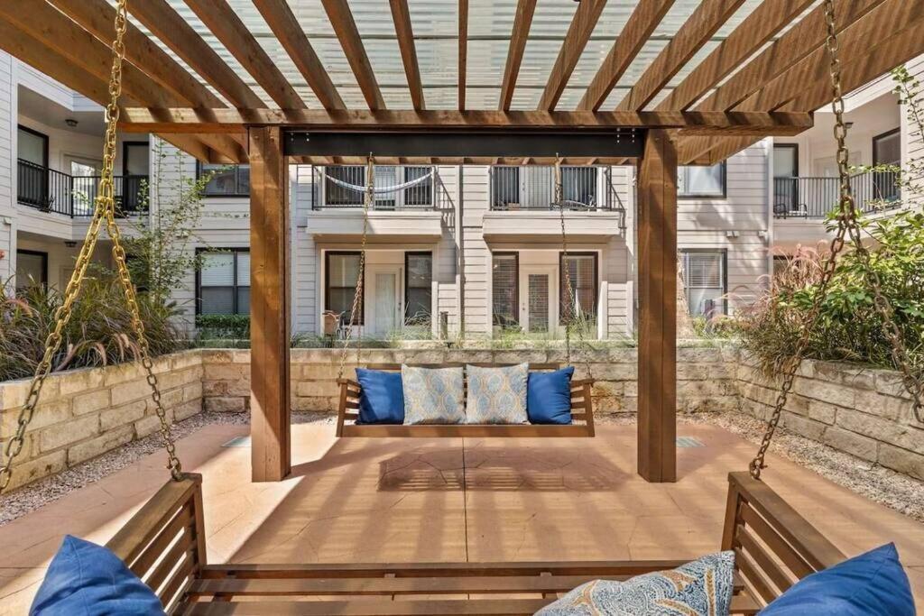 Lux 1B Near Downtown Apartment Austin Exterior photo